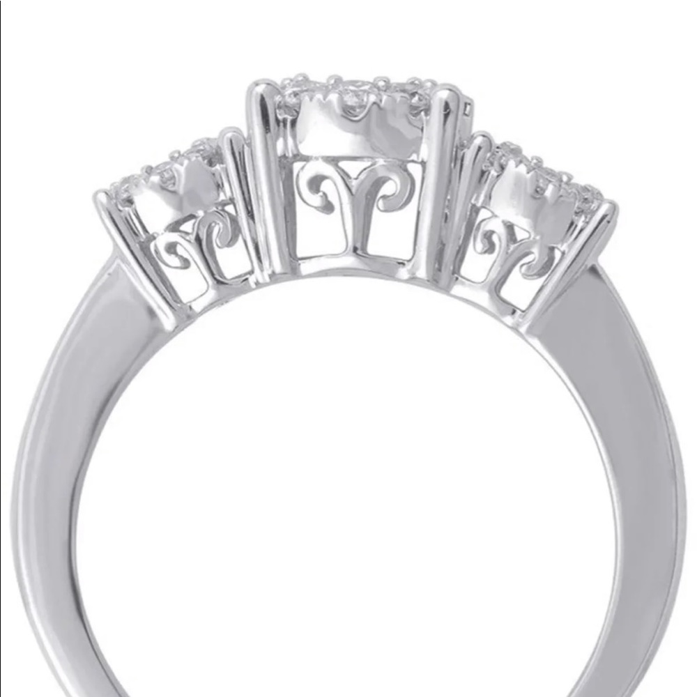 Ring - Picture 6 of 7